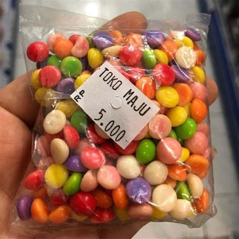 Hijau = 5 nol dibelakang angka gelang ke dua atau kalikan 105 gelang ke empat : Kue Kering Toping Coklat Warna Warni - Resep Kue Kering