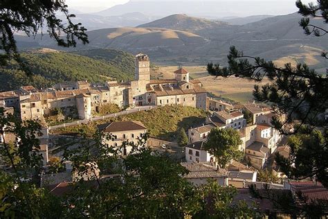 148,483 likes · 7,012 talking about this. Cosa vedere in Abruzzo in Autunno - Breaking Hotel in ...