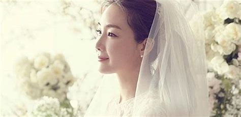 Sus antiguos fans la recordarán por siempre con 'winter sonata' y 'stairway to heaven' ya que ella ha hecho su nombre conocido a través de los dramas. K-Drama Actress Choi Ji Woo Gets Married, Bridal Photos ...