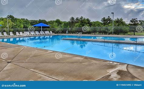 Modern Empty Swimming Pool In Summer Stock Image Image Of Center