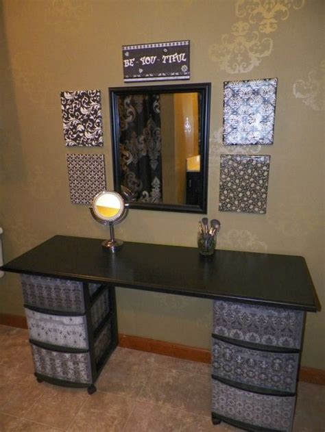This kind is mostly used by hollywood celebrities and has grown popular all over the world. 51 Makeup Vanity Table Ideas | Diy vanity, Bedroom diy ...