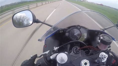 Pulling the throttle to the extreme red line i found out that when it comes to being fast and furious nothing can match the litre superbikes. Yamaha R1 Vs. Suzuki Gsxr-1000 - YouTube