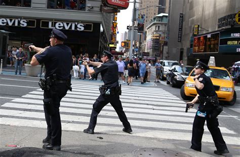 new york police followed training in fatal shooting near times square officials said the new