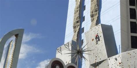 Worlds Tallest Climbing Wall Opens On The Side Of A Nevada Hotel
