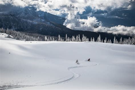 Why British Columbia Is The Best Region For Heli Skiing