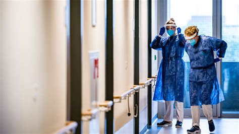 The pfizer vaccine contains four salts, one of which is ordinary table salt. Vaccin begin 2021 volgens expert 'vrij realistisch ...