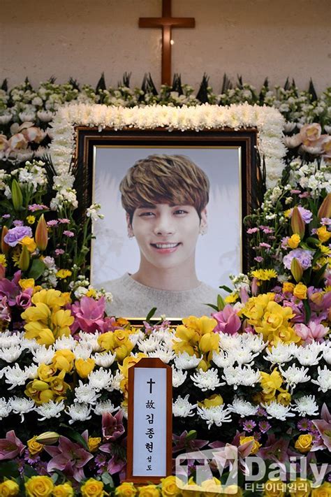 Media Reveals Photos Of Jonghyun Funeral Hall Daily K Pop News