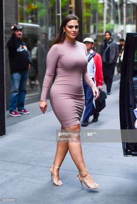 News Photo Model Ashley Graham Is Seen Walking In Midtown On Curvy Girl Outfits Curvy