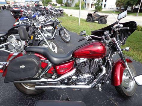 Motorcycle, jack stand, sissy bar, 2 helmets, 2 leather jackets, 2 leather chaps and battery tender. Buy 2003 Honda Shadow Sabre Cruiser on 2040-motos