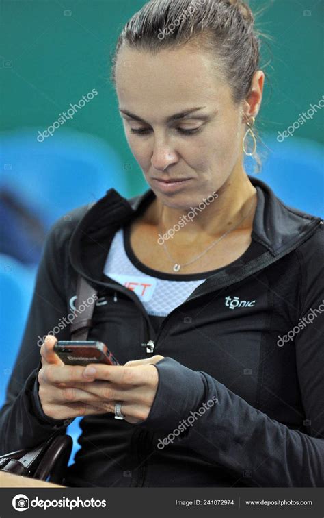Tenista Suiza Martina Hingis Utiliza Smartphone Mientras Partido Cuartos Final — Foto Editorial