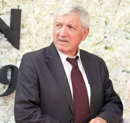 With maria popistasu, ioana barbu, tudor chirila, catalina murgea. Mircea Diaconu vine să stea de vorbă cu pietrenii ...