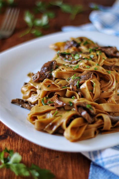 Tagliatelle fatte a mano ai funghi porcini tagliatelle home made with porcini mushrooms. TAGLIATELLE 'RISOTTATE' AI FUNGHI PORCINI SECCHI ...