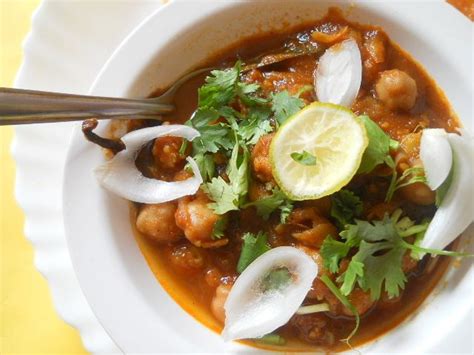 Chole bhature famous quotes & sayings. Chole Bhature Quotes / Uttar Pradesh Food | Local cuisine ...