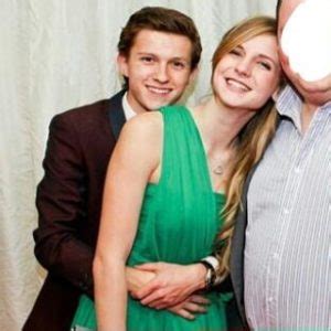 Of the people tom holland dated, most are in the entertainment industy. Tom Holland with his ex girlfriend Elle Lotherington ...