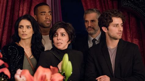 Conoce en qué quedó la familia de la mora y qué sabremos de ellos en esta. Netflix's 'La Casa de Las Flores' Is An Experimental ...