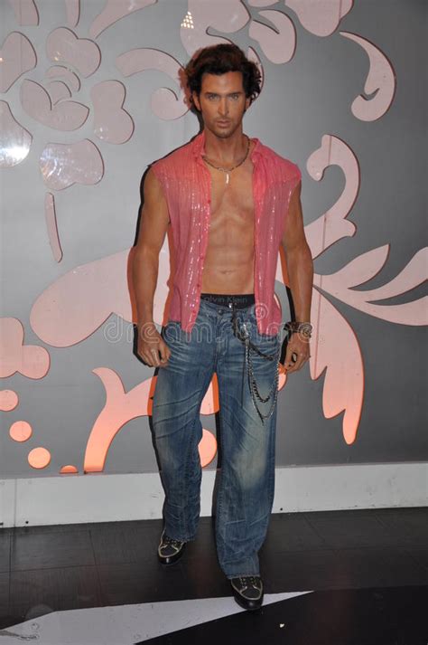 After having appeared in films as a child actor. Berühmtheit Hrithik Roshan Blinzeln Redaktionelles ...