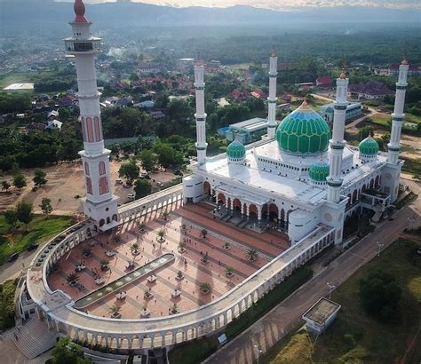 8 Masjid Di Indonesia Yang Cocok Untuk Tujuan Wisata Religi Saat Bulan