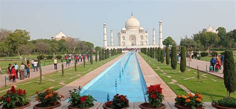 Taj Mahal Front View Editorial Stock Image Image Of Plaza 242515249