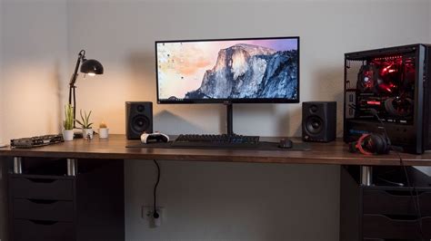 Dann bau dir doch einen hängenden schreibtisch mit einer lamellenwand einfach selbst. Mein Gaming Work Setup Teil 2 Tischfusse Und Kabelmanagement