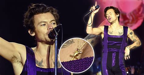 Harry Styles Rocks The Socks Off Radio 1’s Big Weekend With Gorgeous Performance Wearing Fan
