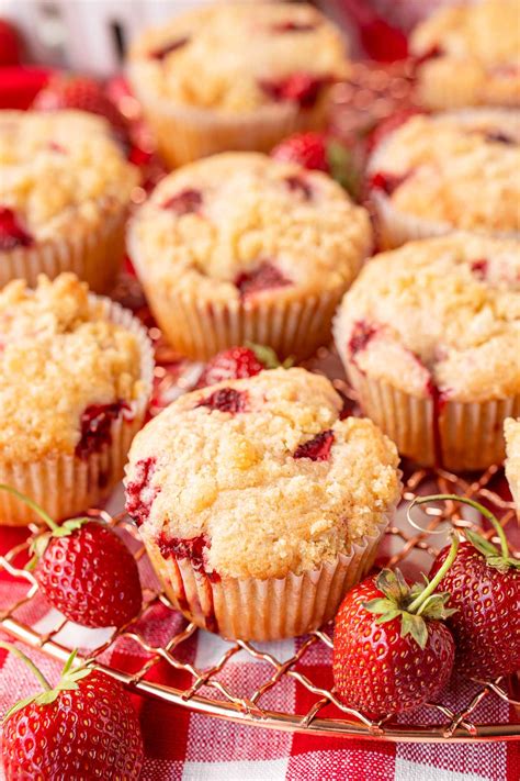 Strawberry Coffee Cake Muffins Recipe Sugar And Soul
