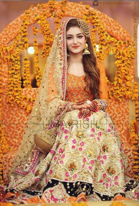 Download 34 Bridal Mehndi Dresses Pakistani Haldi Dress For Bride