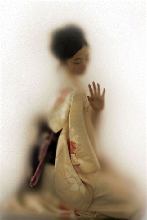 expo nederlandse fotograaf casper faassen legt japanse cultuur en vergankelijke schoonheid vast