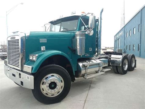 2005 Freightliner Fld120 Day Cab Semi Truck For Sale