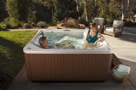 Why Youll Enjoy A Luxury Hot Tub With The One You Love Hot Spring Spas