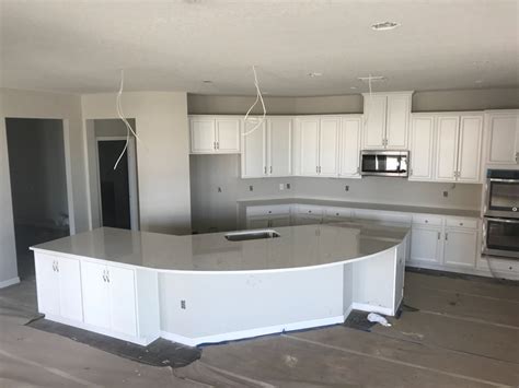 What kind of color does caesarstone quartz look like? A Quartz Countertop that looks like marble? Fantastic! - A ...