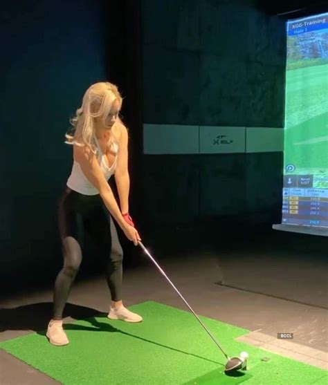Paige Spiranac Dubbed As The Worlds Hottest Golfer Will Make Your