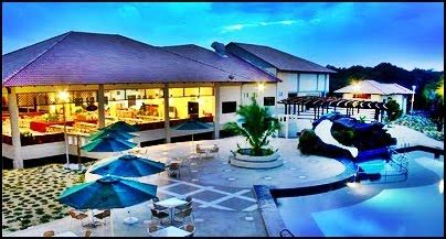 Yemek restoranda merang suria resort misafirlerine yemek servisi verilmektedir. TERENGGANU UNIK : :: Ceritera 77: Merang Suria Resort
