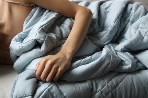 Comma Sleep Accessories: Faux Fur Weighted Blanket 2020