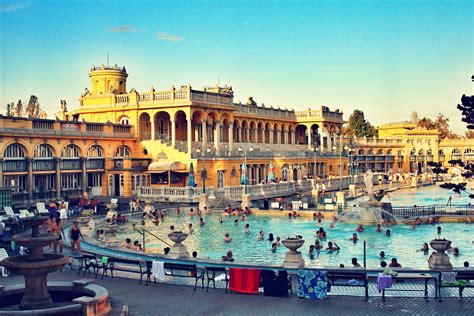 Visitar um termas é o típico passeio que você tem que ir em budapeste. Los mejores balnearios y termas de Budapest (2021)
