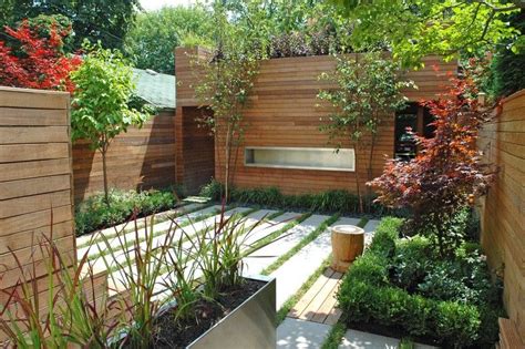 Glass furniture sichtschutz aus stein. Machen Sie Ihren Gartenzaun aus Holz wetterfest- nützliche Pflegetipps (mit Bildern ...