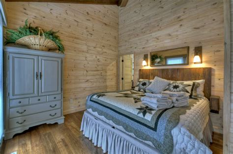 Beautiful view of the ozark mountains. Blueberry Hill Rental Cabin | Cuddle Up Cabin Rentals