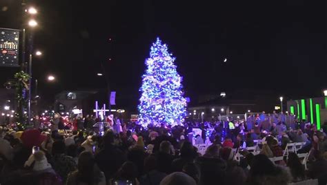 Milwaukee Christmas Tree Lighting Kicks Off The Holidays