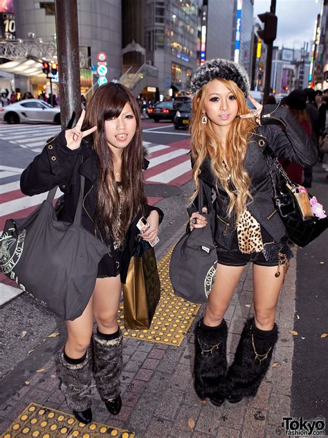 Shibuya Girls In Furry Boots These Two Cute Japanese Girls Flickr