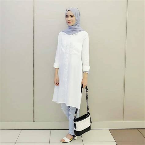 Ide Padu Padan OOTD Hijab Dengan Kemeja Putih Simpel Nan Elegan