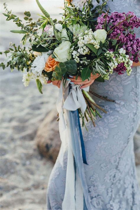 Entscheidet ihr euch für blumen, die im monat eurer hochzeit ihre volle blütezeit haben, spart ihr geld. Legere Romantik an der Ostseeküste Russlands Fotografie ...