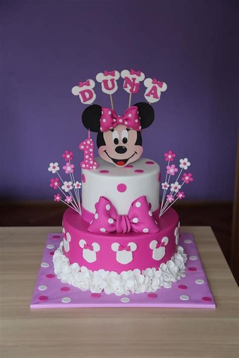 Minnie Mouse cake | Minnie mouse birthday cakes, Mini mouse birthday