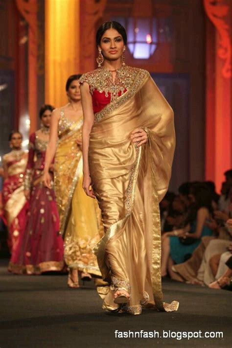 Beautiful Gold Saree With Red Blouse Wedding Sari Indian Wedding Outfits Bridal Wedding