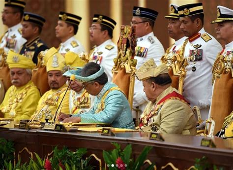 Gambar Yang Dipertuan Agong 2019 - Kisah Duka Dikongsi Tunku Azizah