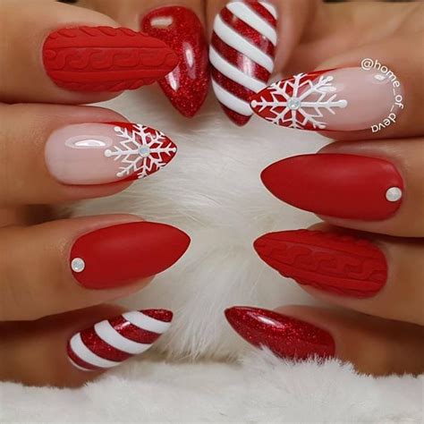 30 Festive And Easy Christmas Nail Art Designs You Must Try Juelzjohn