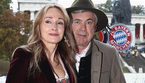 Von 1983 bis 2008 war er mit luisa verheiratet, hat mit ihr zusammen die kinder davide und katia. Bundesliga - Seite 1
