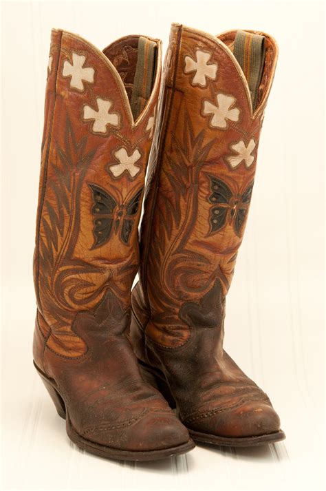 14 Eye Catching Cowboy Boot Pictures And Images