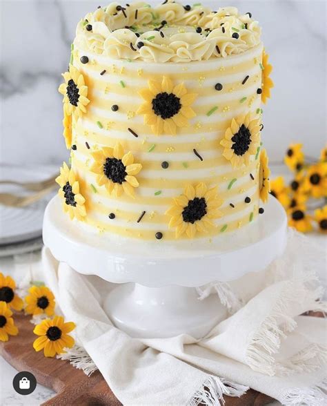 Pin By Keri Barrett On Cakes Sunflower Cakes Wilton Cake Decorating