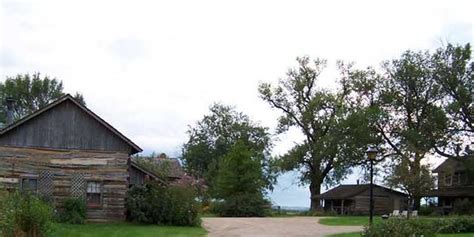 The galena lake house and the cottage on lake galena near galena, illinois are among our family of outstanding waterfront rental retreats. Galena Log Cabin Guest Houses Weddings | Get Prices for ...