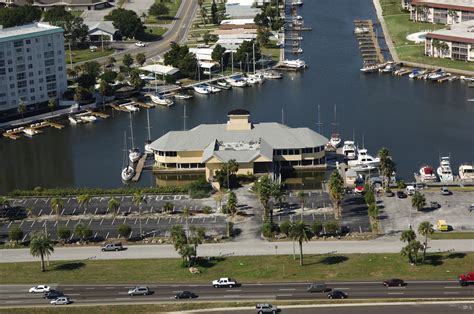 Pete municipal marina, who promptly called my partner to explain to. Leverocks Seafood House of St Pete Beach in St Petersburg ...