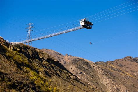 Erfahre, wie du hinkommst und was 'over the edge' bedeutet. Die höchste Schaukel der Welt | reisereporter.de
